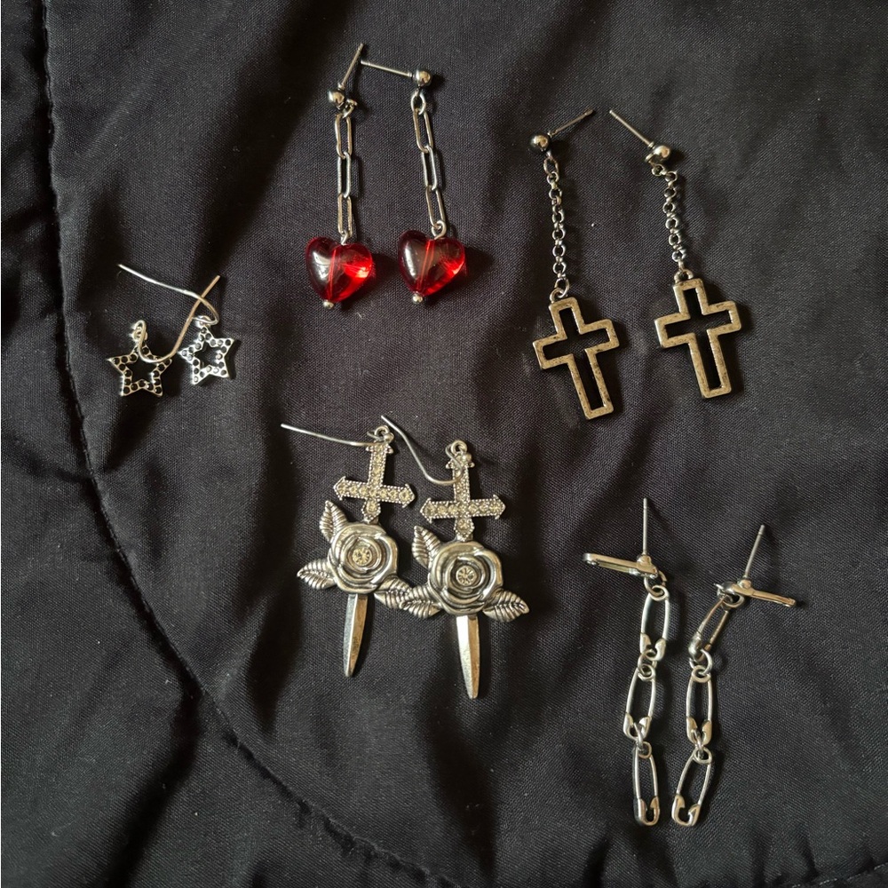 5 pairs alternative style drop earrings lot